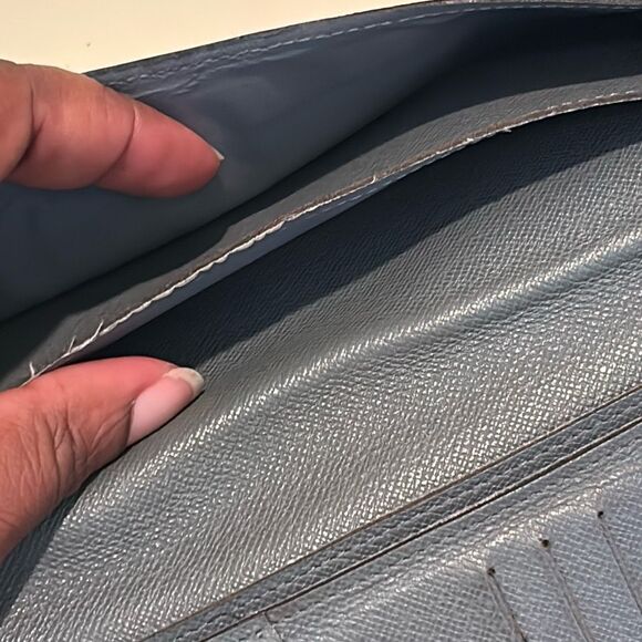 Louis Vuitton Bifold Cardholder Long Wallet Gray Textured Leather Minimalist - Picture 7 of 15